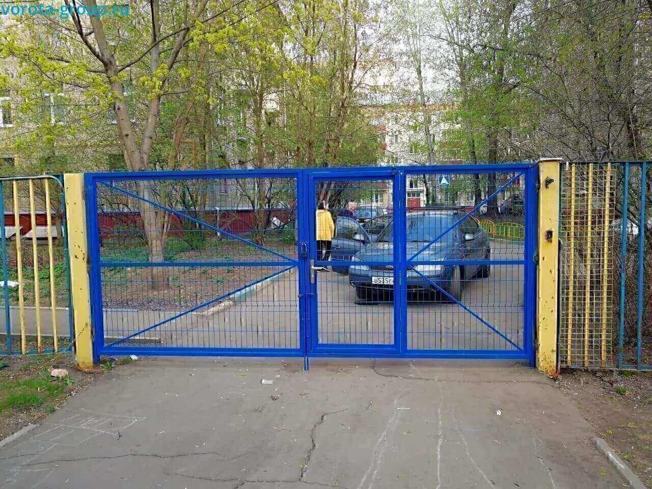 Распашные ворота из 3d сетки Распашные ворота из 3d сетки